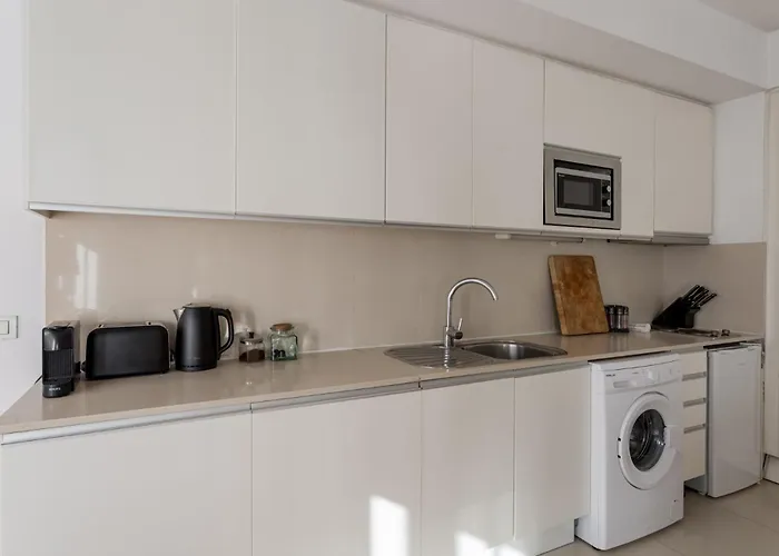 Hostee - Urban With Parking *