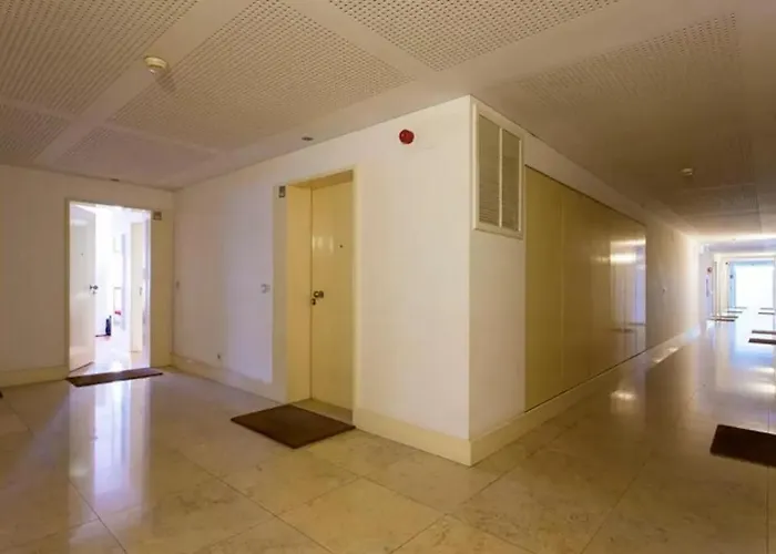 Hostee - Urban With Parking Apartamento